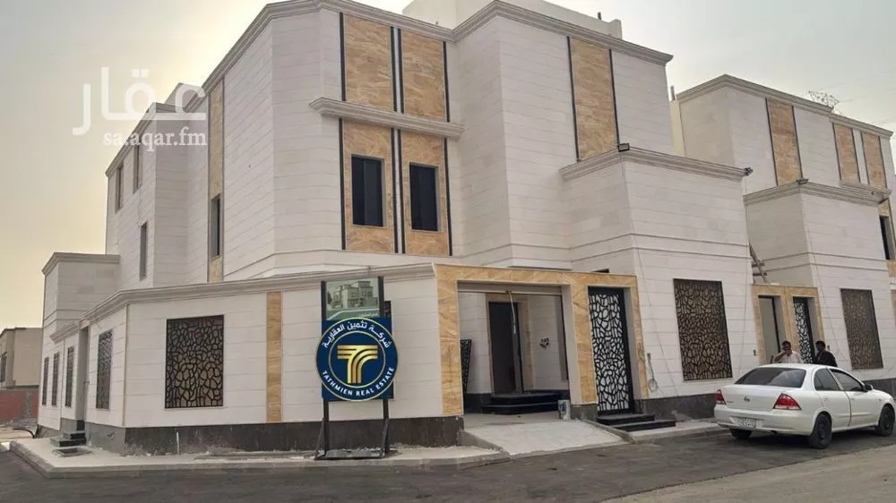 فيلا للبيع في شارع المكرم البغدادي, حي الرحمانية, مدينة جدة, منطقة مكة المكرمة 1 صورة