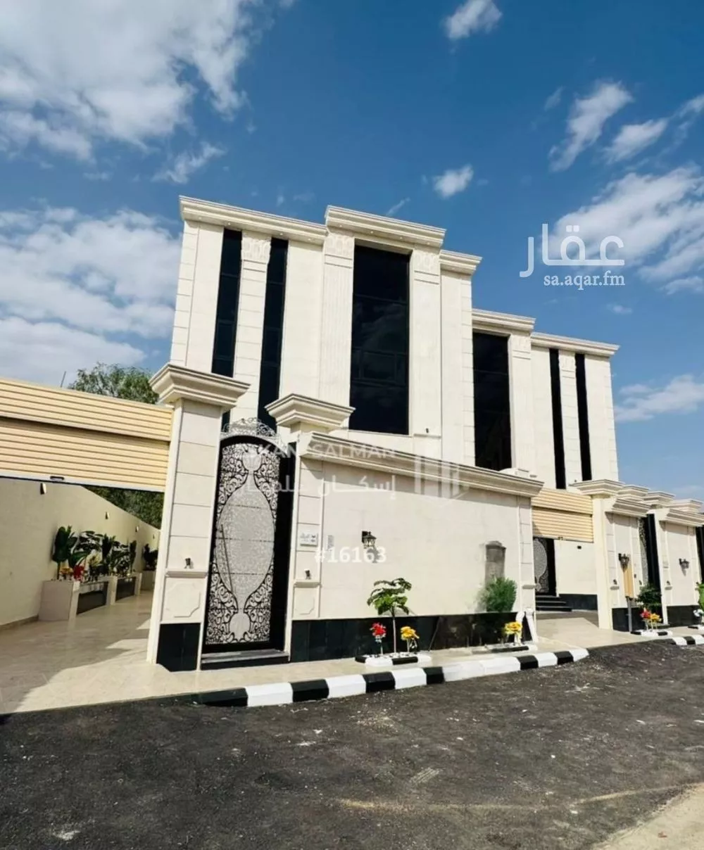 فيلا للبيع في شارع الضبيه, حي الواسط, مدينة امارة منطقة مكة المكرمة - الطائف, منطقة مكة المكرمة 1 صورة