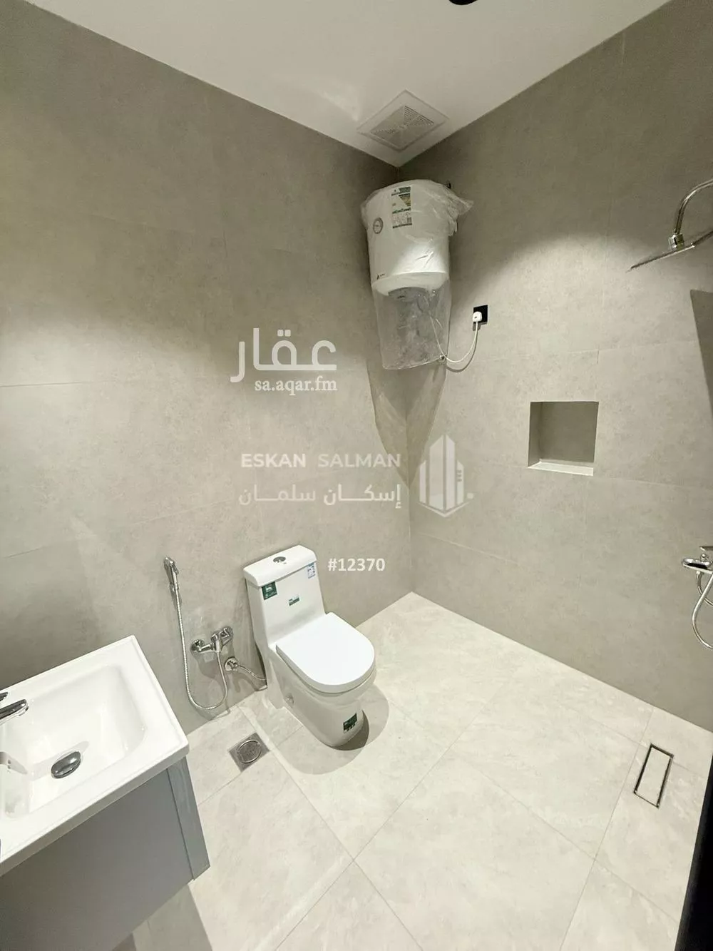 شقة للبيع في شارع عبيدة السلماني, حي المروج, مدينة ابها, منطقة عسير 1 صورة
