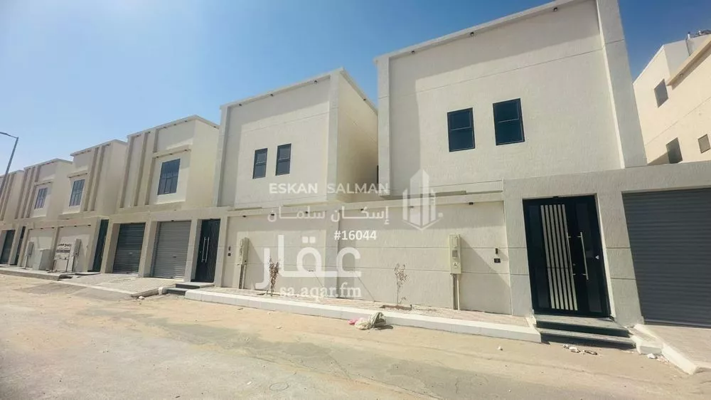 فيلا للبيع في شارع زينب بنت خزيمة, حي الدانة, مدينة الاحساء, المنطقة الشرقية 1 صورة