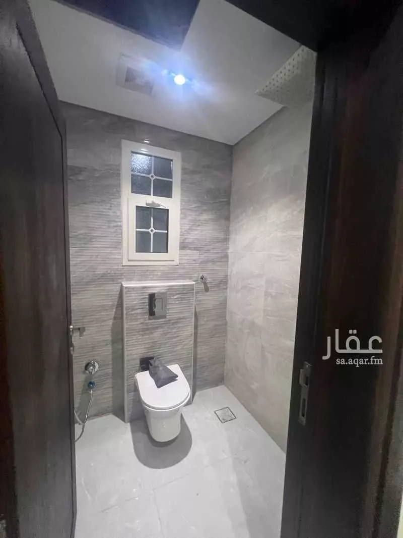 عمارة للإيجار في شارع امية ابن ابي عتبة, حي الدفاع, مدينة المدينه المنوره, منطقة المدينة المنورة 1 صورة