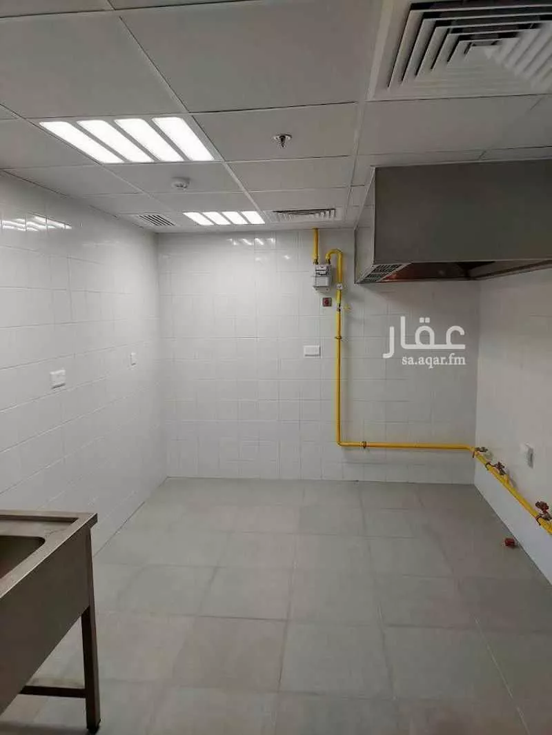 عمارة للإيجار في شارع الأمير مساعد بن عبدالعزيز, حي السليمانية, مدينة الرياض, منطقة الرياض 1 صورة