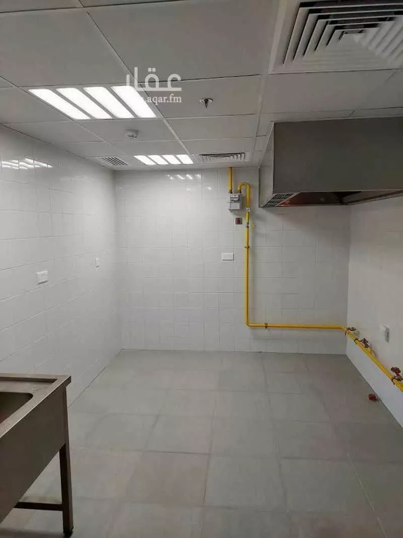 عمارة للإيجار في شارع إبراهيم بن نغيمش, حي العقيق, مدينة الرياض, منطقة الرياض 1 صورة
