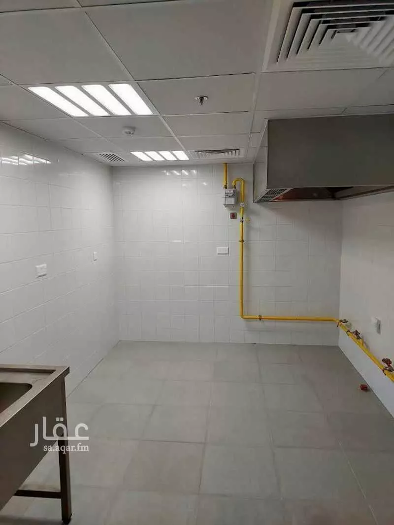 عمارة للإيجار في شارع عمر بن الخطاب الفرعي, حي الروضة, مدينة بريده, منطقة القصيم 1 صورة