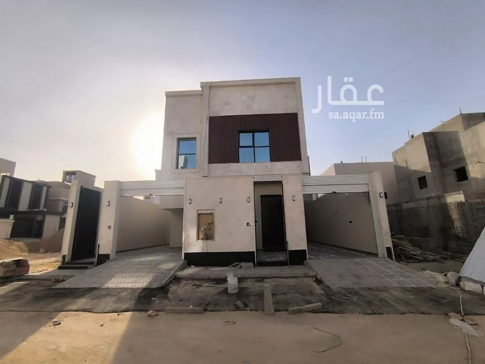 دور للبيع في شارع القاضي شريح, حي عكاظ, مدينة الرياض, منطقة الرياض 1 صورة