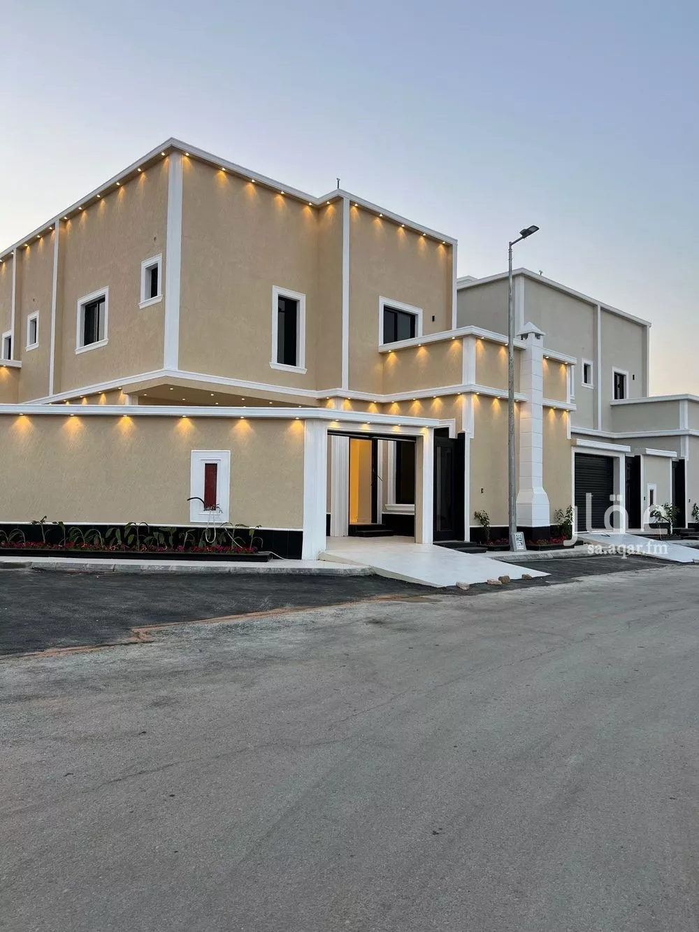 فيلا للبيع في شارع ابو مسلم الخولاني, حي الملك فهد, مدينة عنيزة, منطقة القصيم 1 صورة