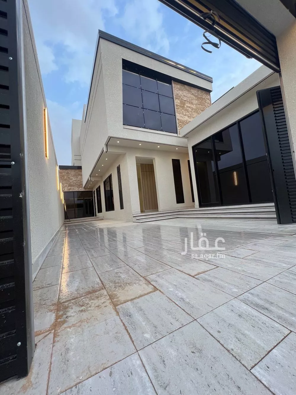 فيلا للبيع في شارع انيس بن قتادة, حي الملك فهد, مدينة عنيزه, منطقة القصيم 1 صورة