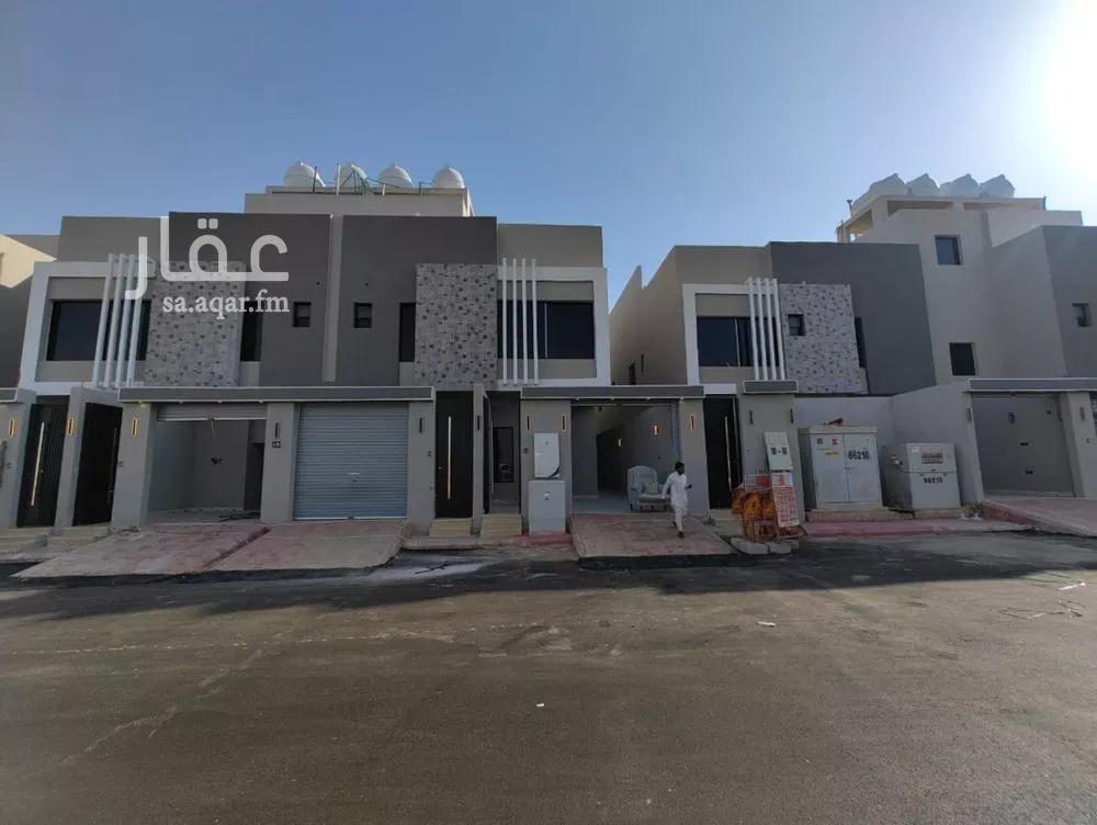 دور للبيع في شارع حرب السلمي, حي بدر, مدينة الرياض, منطقة الرياض 1 صورة