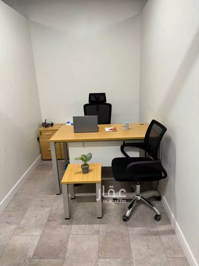 مكتب تجاري للإيجار في شارع عبدالصمد النتوخي, حي الشفاء, مدينة الرياض, منطقة الرياض 1 صورة