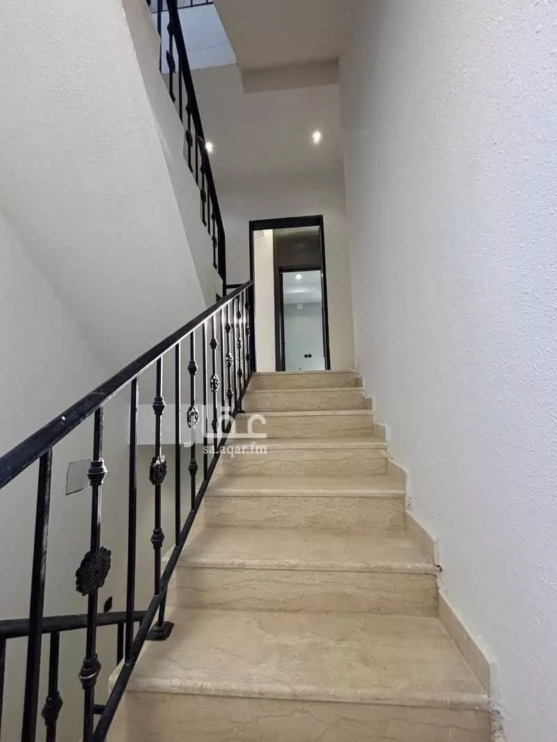 دور للبيع في شارع عمر ابن حبيب ، حي الجنادرية ، الرياض ، منطقة الرياض 1 صورة