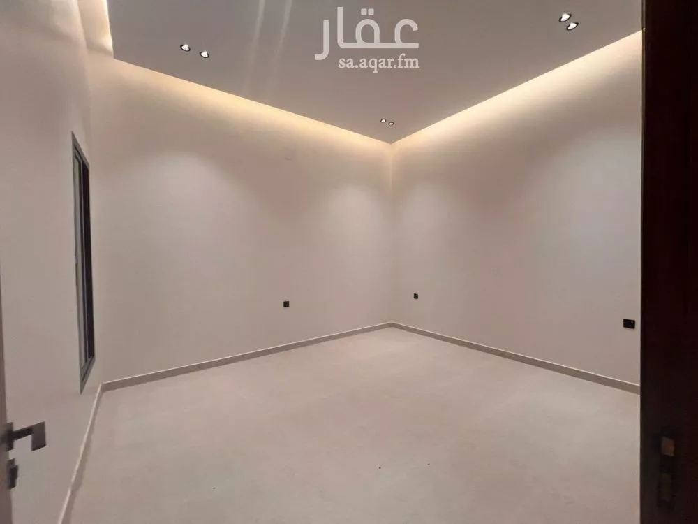 دور للبيع في شارع طريق خريص, حي الجنادرية, مدينة الرياض, منطقة الرياض 1 صورة