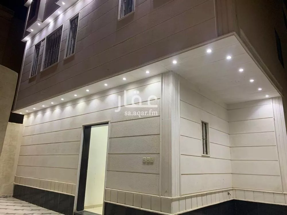 فيلا للإيجار في شارع محمد الرباحي, حي الرمال, مدينة الرياض, منطقة الرياض 1 صورة