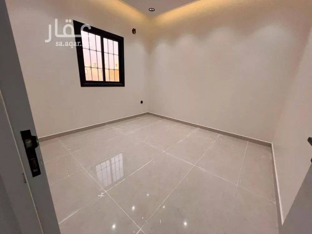 دور للبيع في شارع طريق خريص, حي الجنادرية, مدينة الرياض, منطقة الرياض 1 صورة
