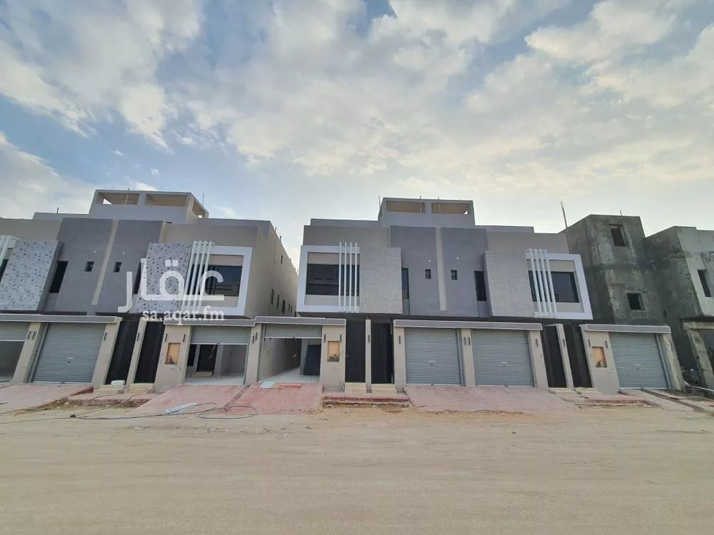 دور للبيع في شارع الإمام مسلم, حي بدر, مدينة الرياض, منطقة الرياض 1 صورة