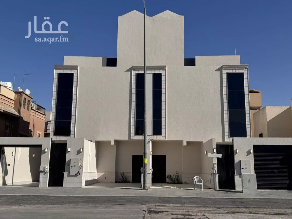 دور للبيع في شارع نافع بن أبي نجيع, حي بدر, مدينة الرياض, منطقة الرياض 1 صورة