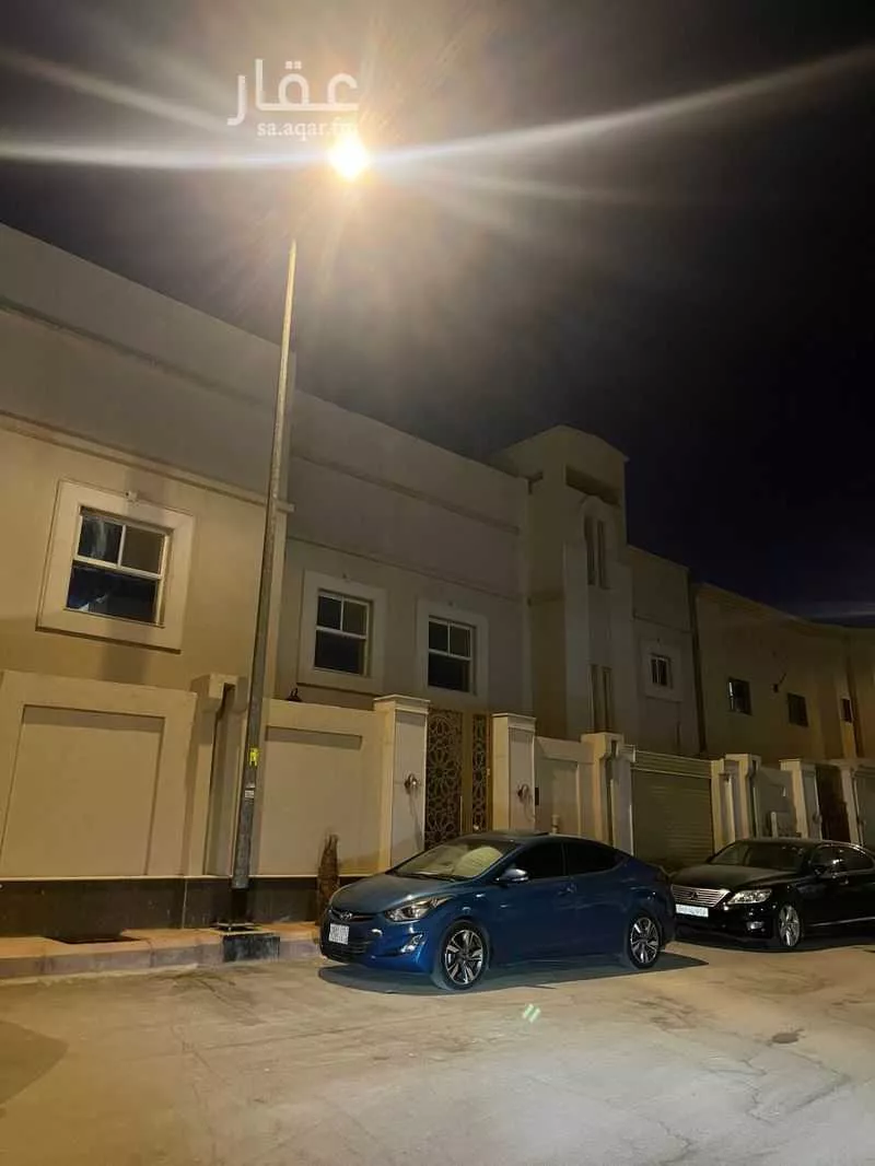 فيلا للبيع في شارع ابن الخريف, حي العريجاء الأوسط, مدينة الرياض, منطقة الرياض 1 صورة