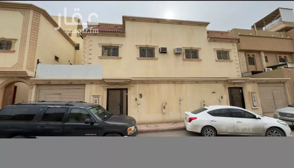 فيلا للبيع في شارع عبدالله بن الزبير, حي العريجاء الغربي, مدينة الرياض, منطقة الرياض 1 صورة