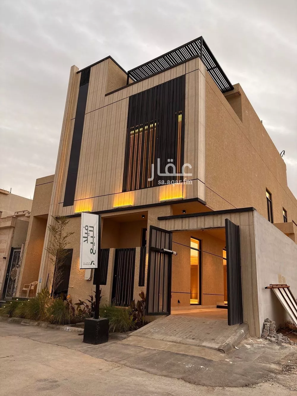 فيلا للبيع في شارع قطب الدين بن السلطان, حي المهدية, مدينة الرياض, منطقة الرياض 1 صورة