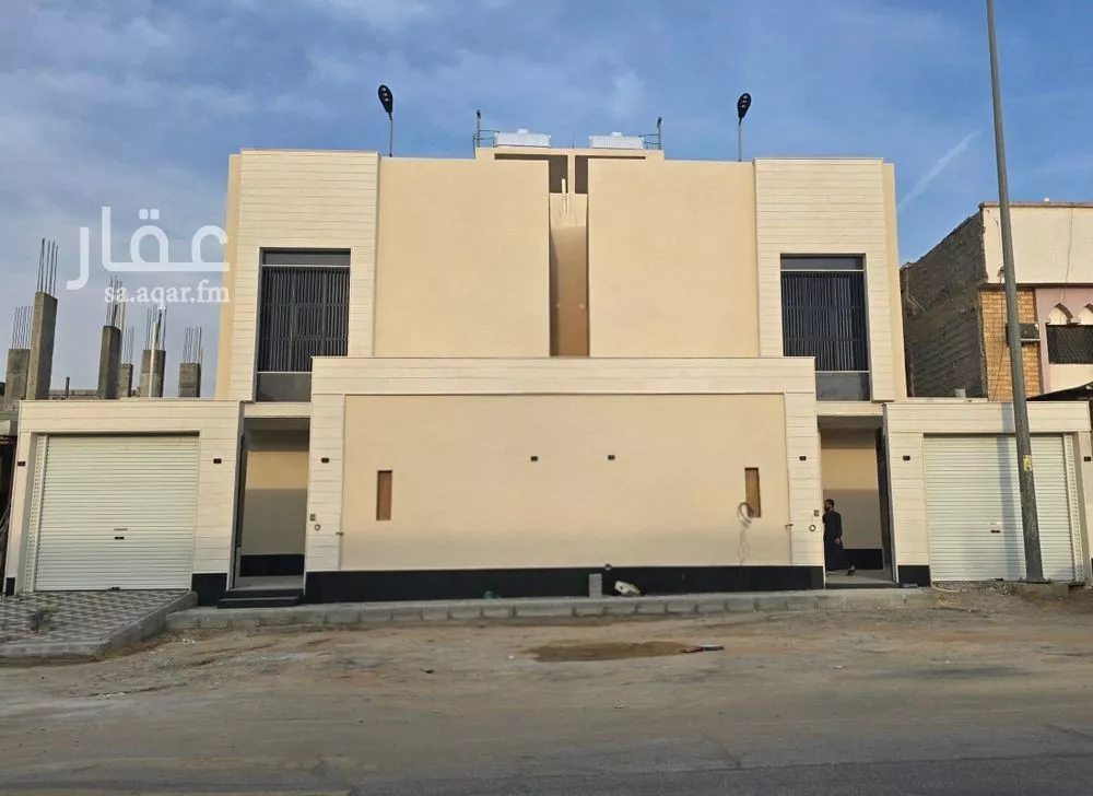 فيلا للبيع في شارع محمد الموصلي, حي العريجاء الغربي, مدينة الرياض, منطقة الرياض 1 صورة