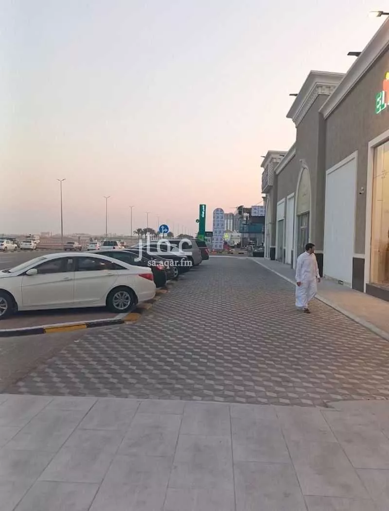 عمارة للإيجار في شارع الملك فهد بن عبدالعزيز سعود, حي الجسر, مدينة الخبر, المنطقة الشرقية 1 صورة