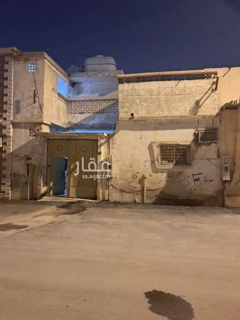 عمارة للبيع في شارع الحزم, حي الجرادية, مدينة الرياض, منطقة الرياض 1 صورة