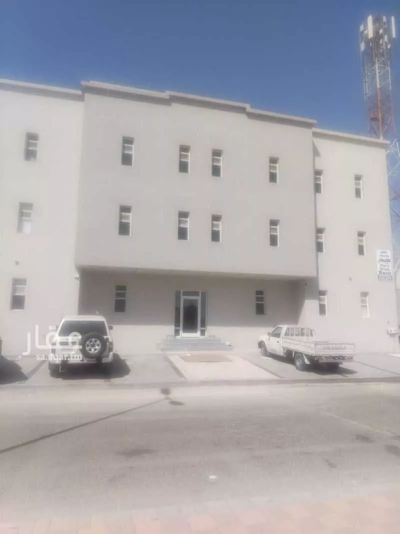 عمارة للبيع في شارع الامير فواز بن عبدالعزيز, حي الخليج, مدينة النعيرية, المنطقة الشرقية 1 صورة