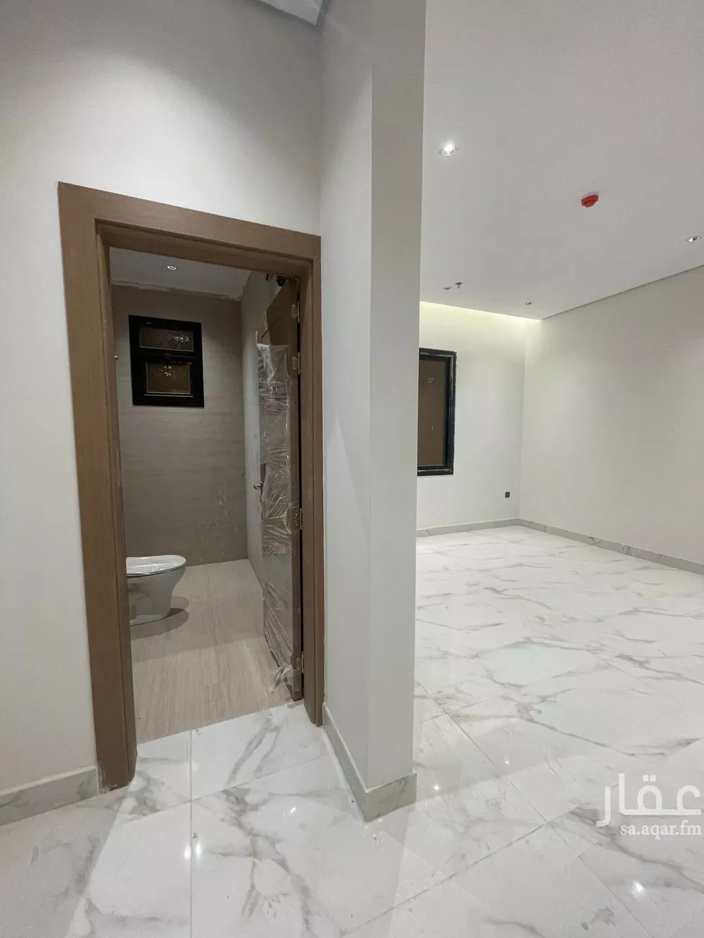 عمارة للإيجار في شارع رقم 392, حي النرجس, مدينة الرياض, منطقة الرياض 1 صورة