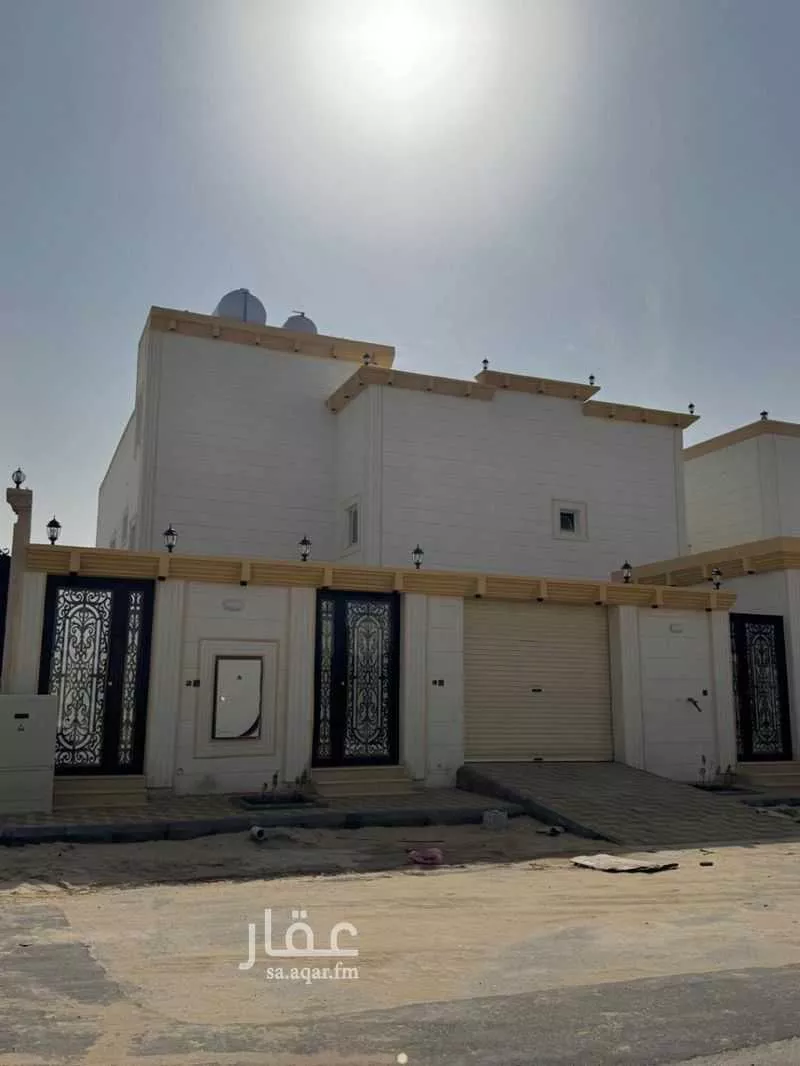 فيلا للبيع في شارع حي ج26 287, حي حي الربوة - بقيق, مدينة بقيق, المنطقة الشرقية 1 صورة