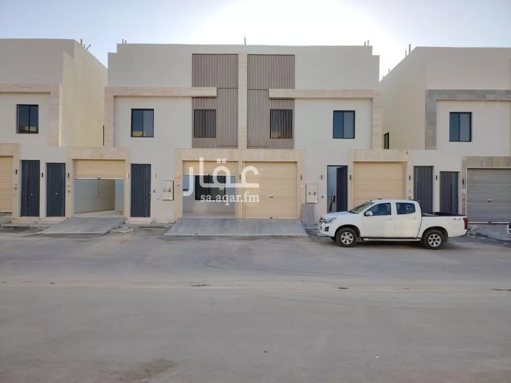 فيلا للبيع في شارع درنة, حي عكاظ, مدينة الرياض, منطقة الرياض 1 صورة