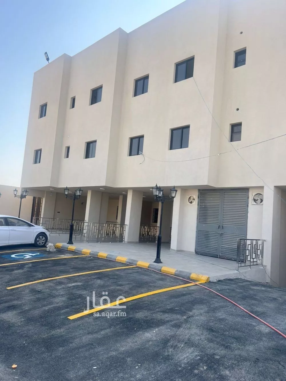 عمارة للإيجار في شارع محمد بن مخلد الانصاري, حي الفيصلية, مدينة الرياض, منطقة الرياض 1 صورة