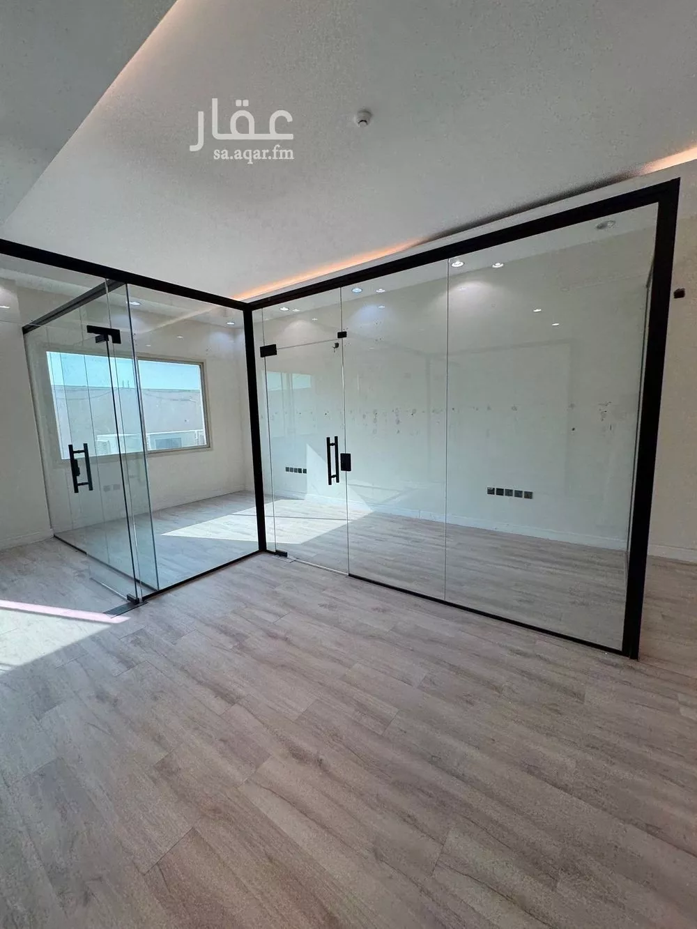 مكتب تجاري للإيجار في شارع الملك عبدالعزيز ابن عبدالرحمن سعود الفرعي, حي الياسمين, مدينة الرياض, منطقة الرياض 1 صورة