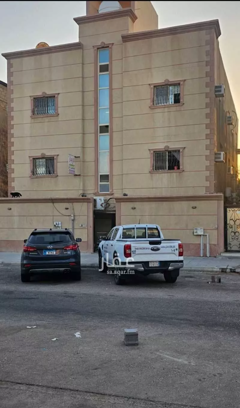 عمارة للبيع في شارع الطائف, حي الثقبة, مدينة الخبر, المنطقة الشرقية 1 صورة