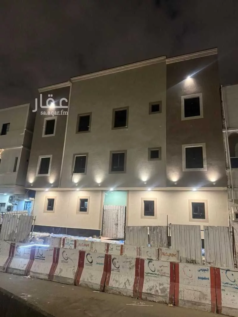 عمارة للبيع في حي الثقبة, مدينة الخبر, المنطقة الشرقية 1 صورة