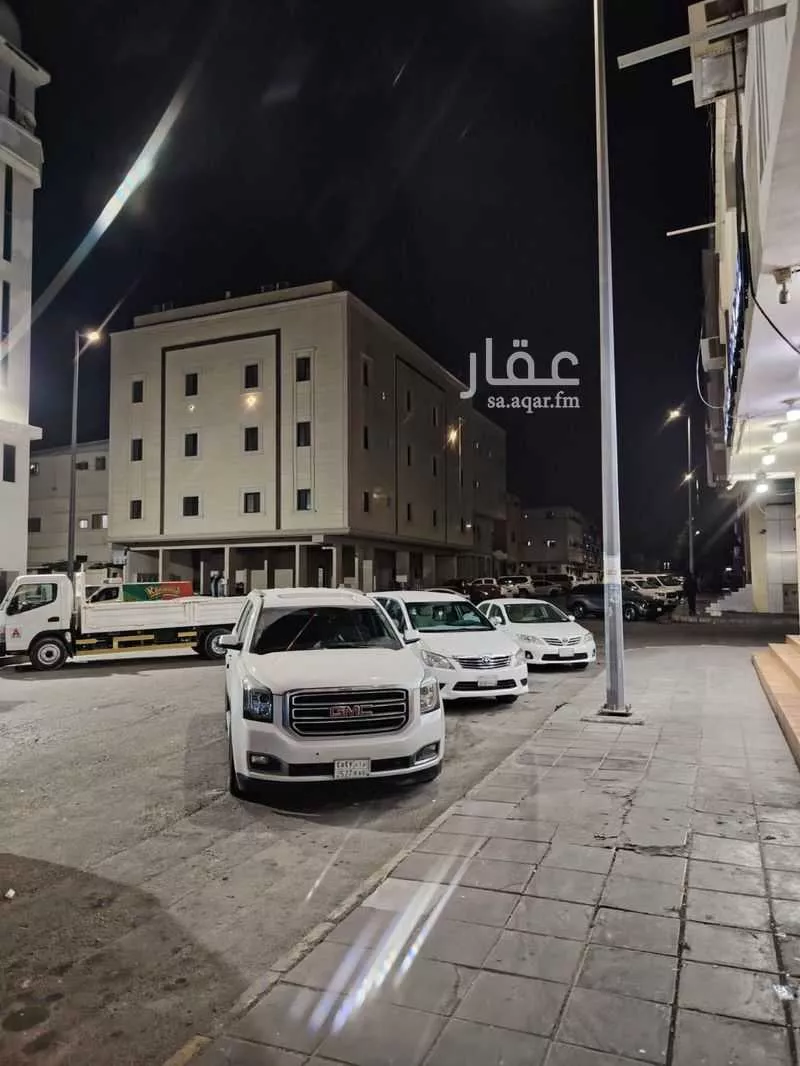 عمارة للبيع في شارع السابع عشر, حي الثقبة, مدينة الخبر, المنطقة الشرقية 1 صورة