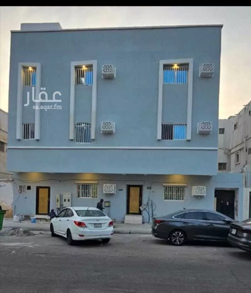 عمارة للبيع في شارع عنيزة, حي الثقبة, مدينة الخبر, المنطقة الشرقية 1 صورة