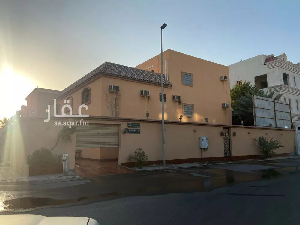 فيلا للبيع في شارع عبدالملك ابن المغيرة, حي المنار, مدينة جدة, منطقة مكة المكرمة 1 صورة