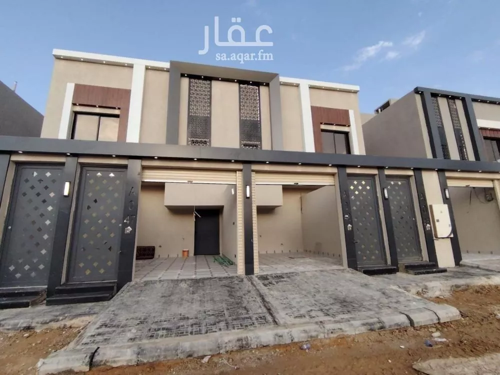 فيلا للبيع في شارع عبدالرحمن ابن مقبل, حي عكاظ, مدينة الرياض, منطقة الرياض 1 صورة