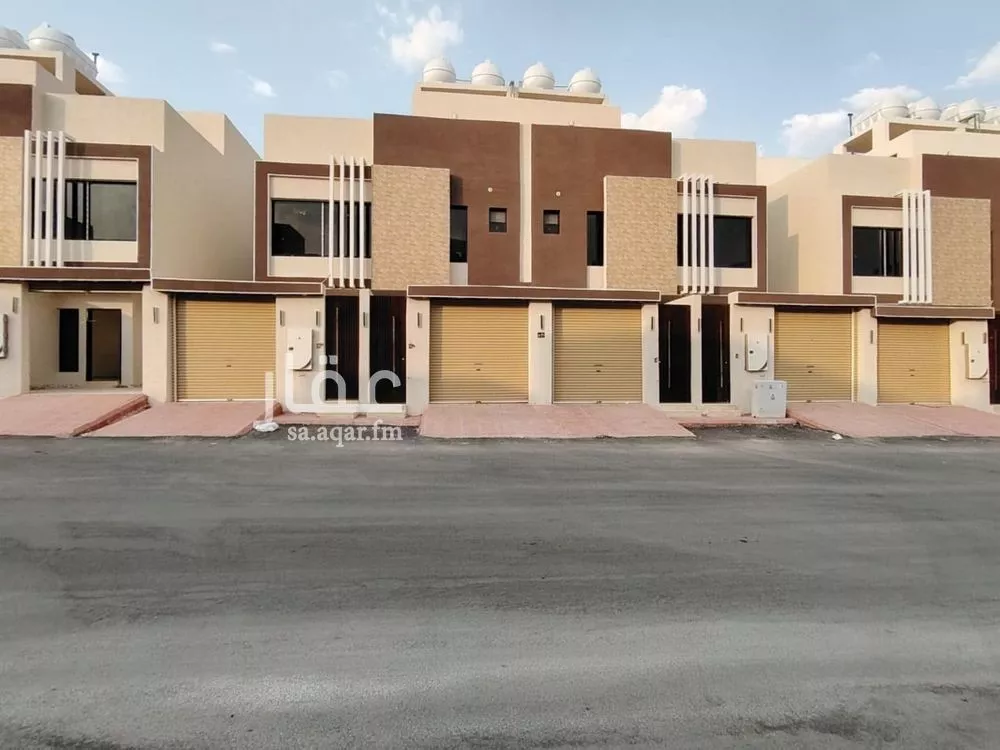 دور للبيع في شارع الإمام مسلم, حي بدر, مدينة الرياض, منطقة الرياض 1 صورة