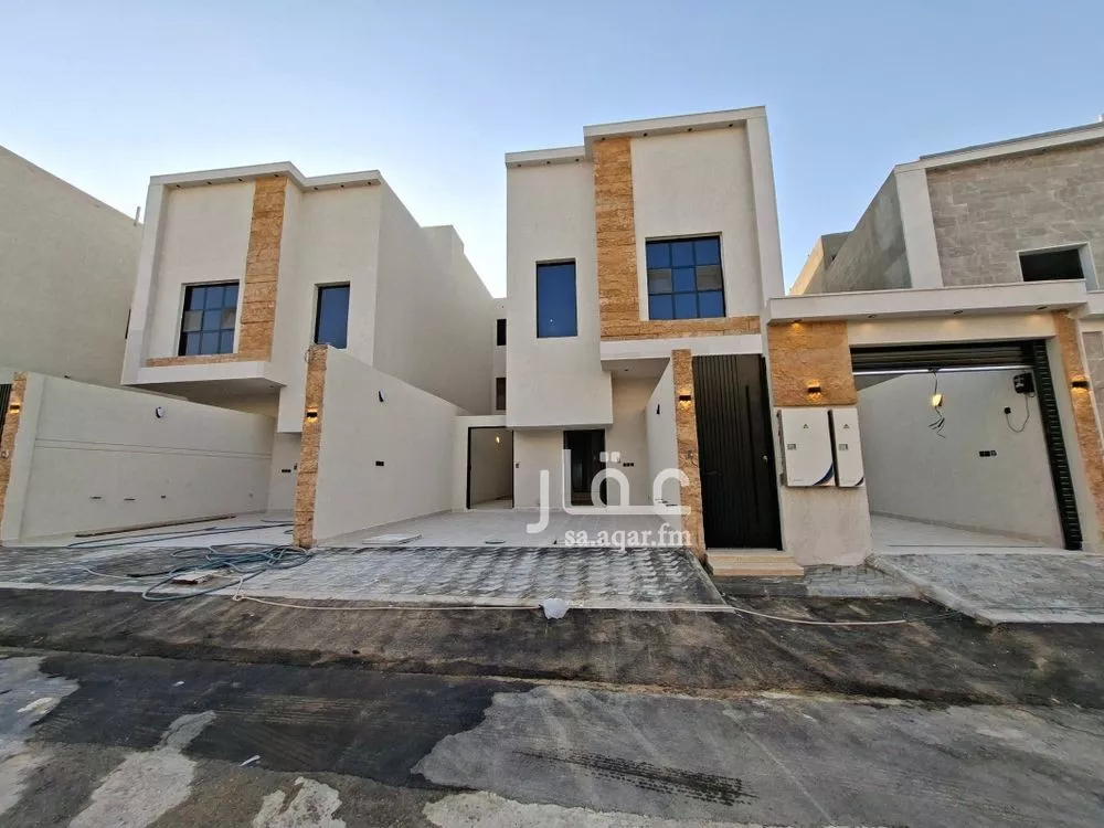 دور للبيع في شارع الزبيريه, حي عكاظ, مدينة الرياض, منطقة الرياض 1 صورة