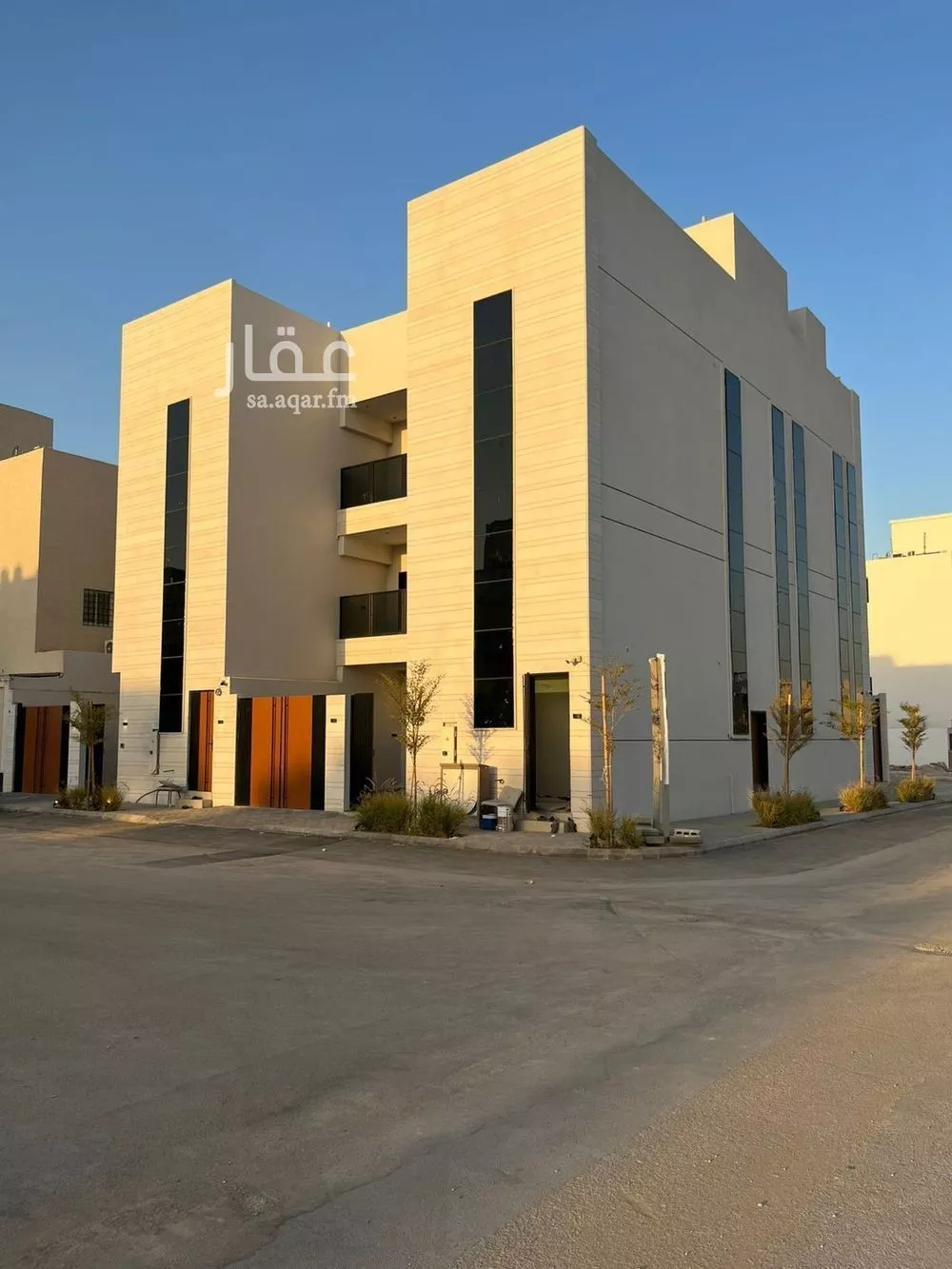 فيلا للبيع في شارع أبي الحسن الأسفرائيني, حي المهدية, مدينة الرياض, منطقة الرياض 1 صورة