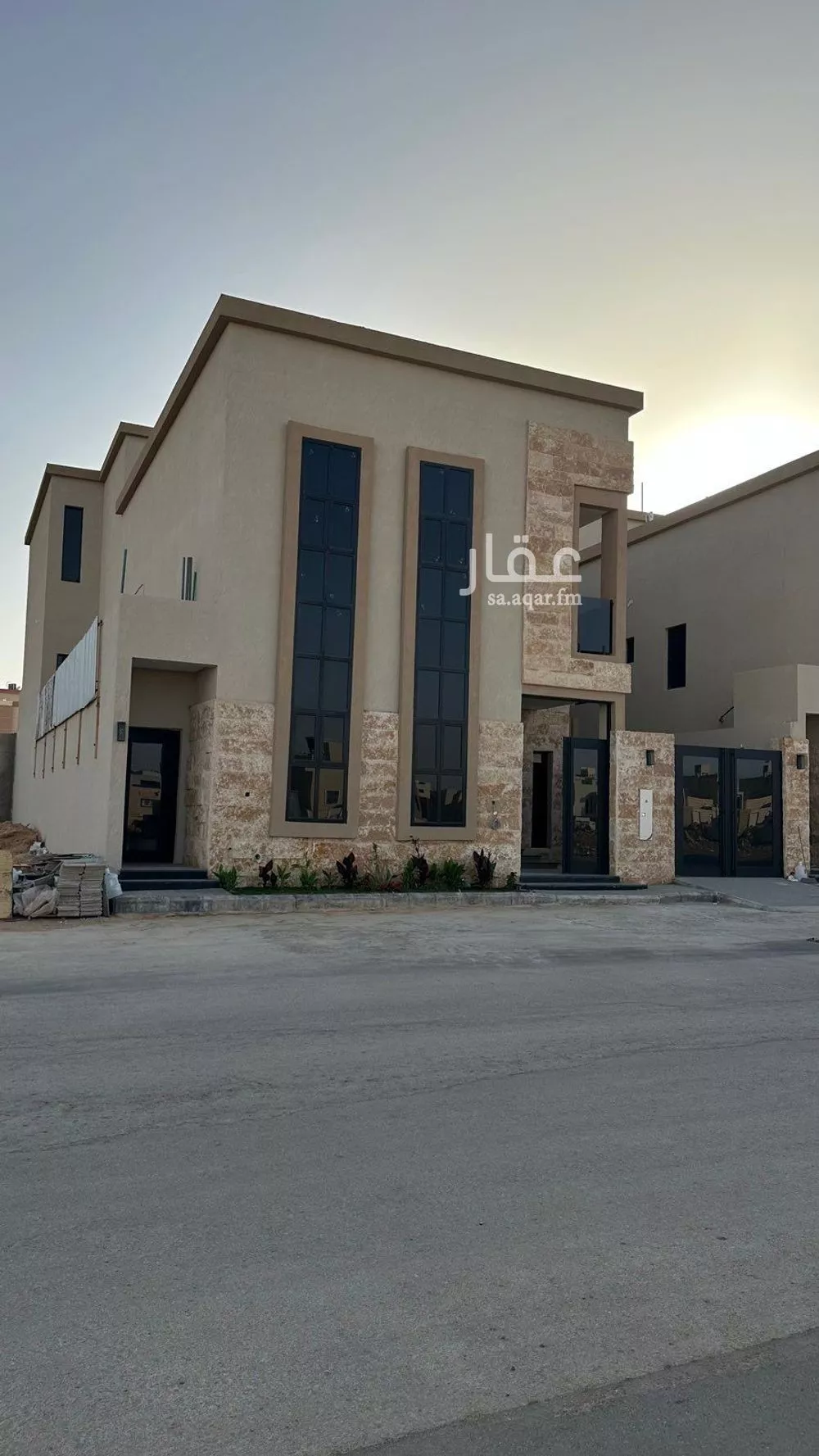 فيلا للبيع في شارع أحمد مفتي المكي الحنفي, حي المهدية, مدينة الرياض, منطقة الرياض 1 صورة