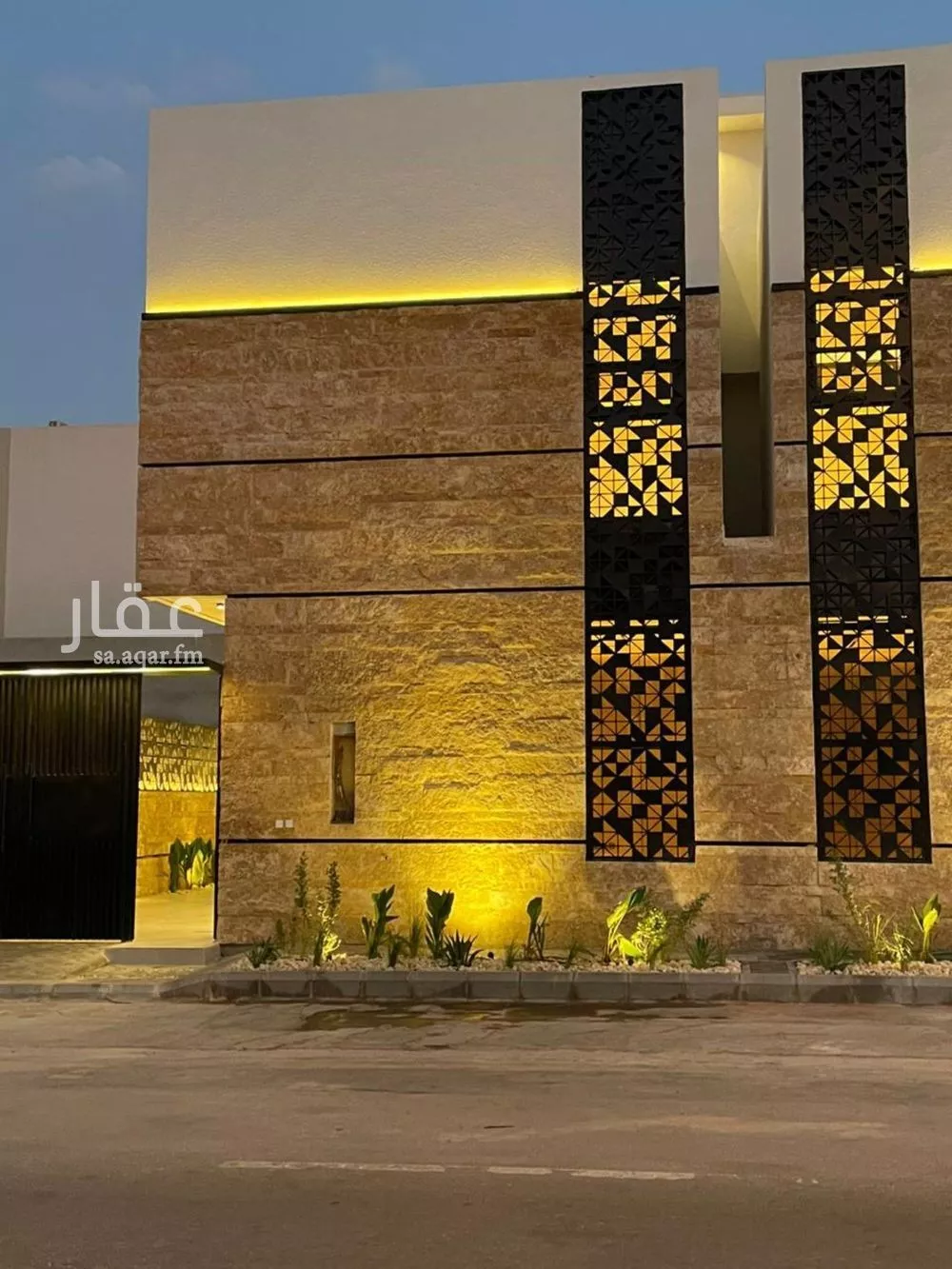 فيلا للبيع في شارع أمين بن محمد مرداد, حي المهدية, مدينة الرياض, منطقة الرياض 1 صورة
