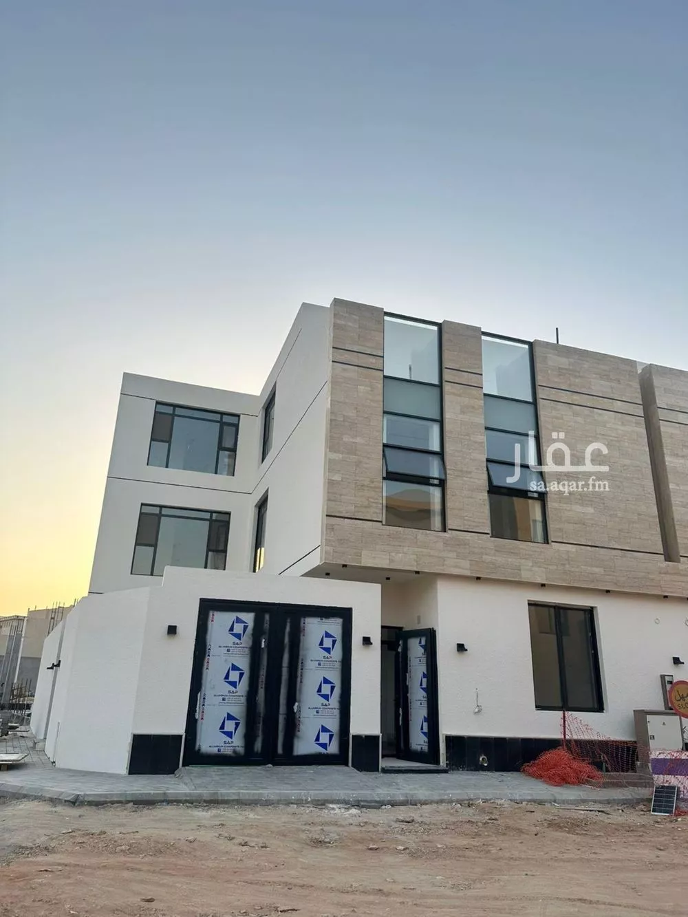 فيلا للبيع في شارع أحمد بن الحسن الأنصاري, حي المهدية, مدينة الرياض, منطقة الرياض 1 صورة