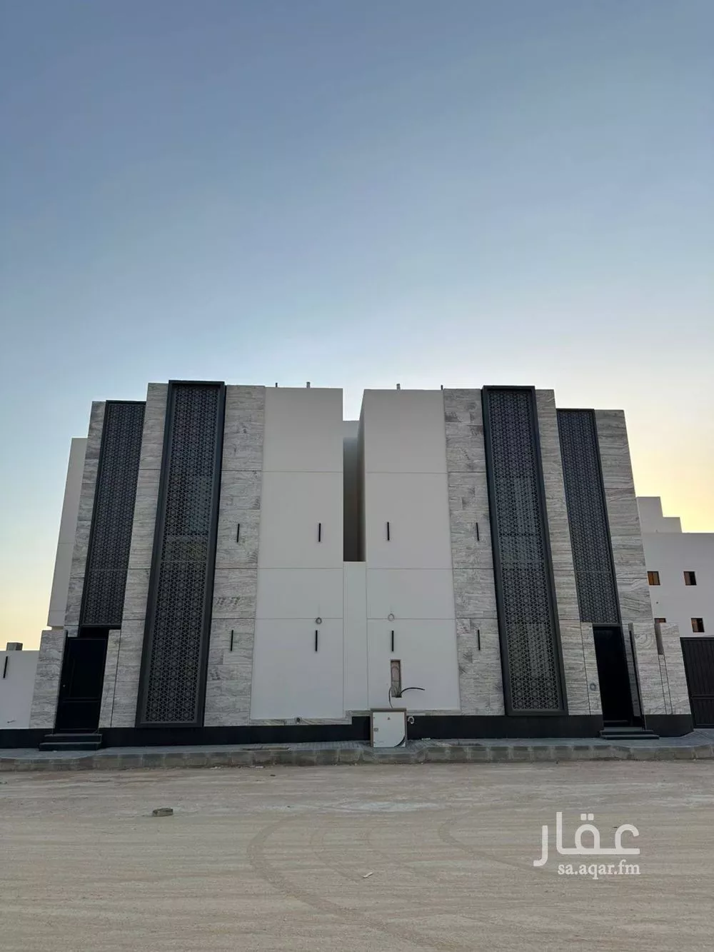 فيلا للبيع في شارع أحمد بن نبهان الحافظ, حي المهدية, مدينة الرياض, منطقة الرياض 1 صورة