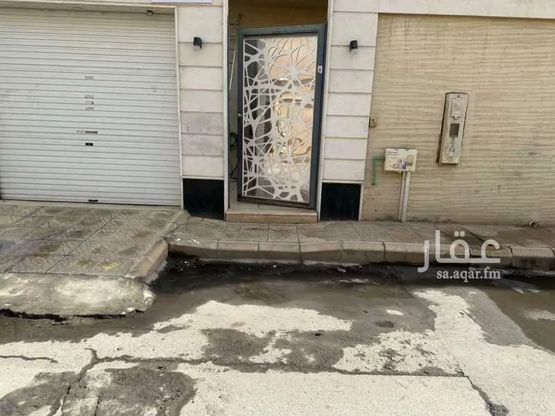 فيلا للبيع في شارع قصيرات, حي شبرا, مدينة الرياض, منطقة الرياض 1 صورة