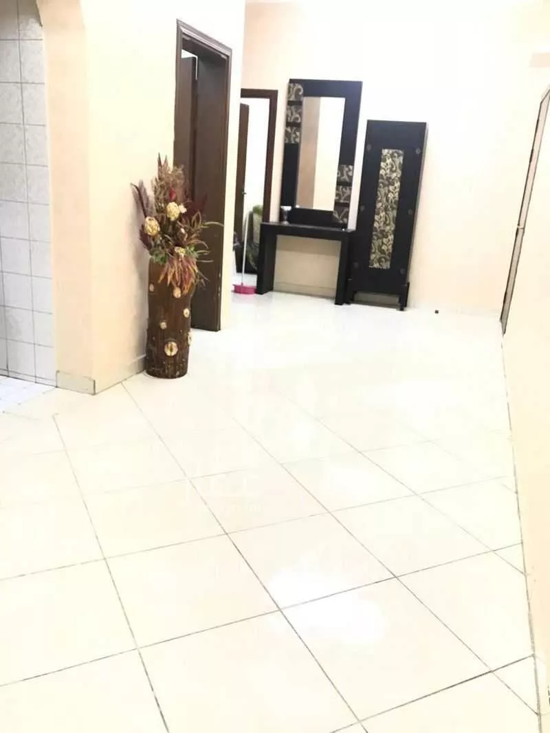 شقة للبيع في شارع الديار, حي العزيزية, مدينة الرياض, منطقة الرياض 1 صورة