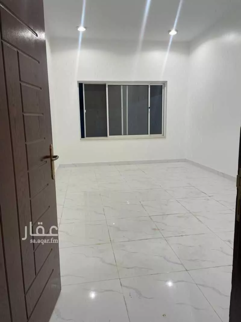 شقة للإيجار في شارع طارق بن زياد ، حي الصفاه الاول ، دومة الجندل ، دومة الجندل 1 صورة