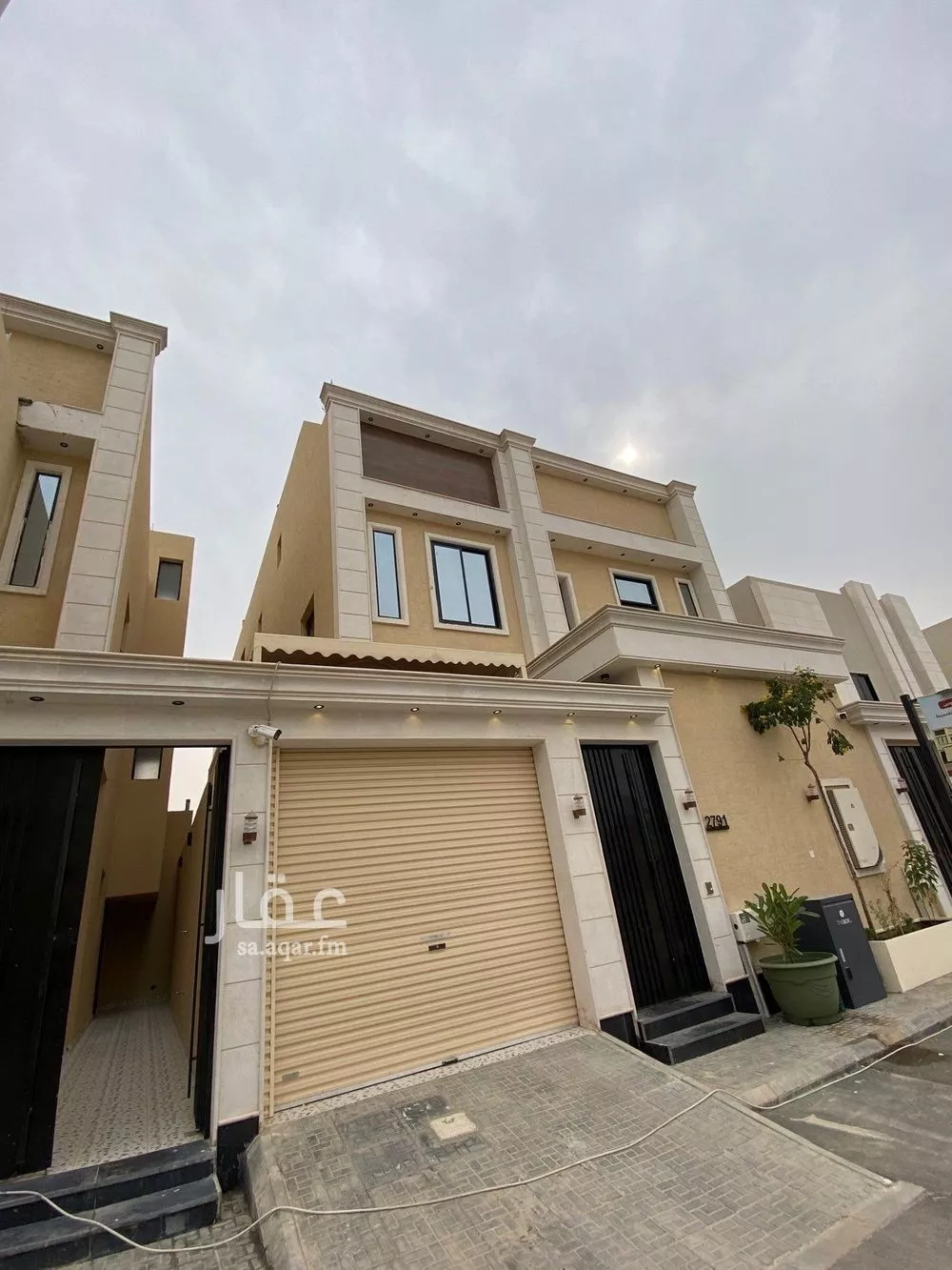 دور للبيع في شارع ابن رشد, حي الفاروق, مدينة الرياض, منطقة الرياض 1 صورة