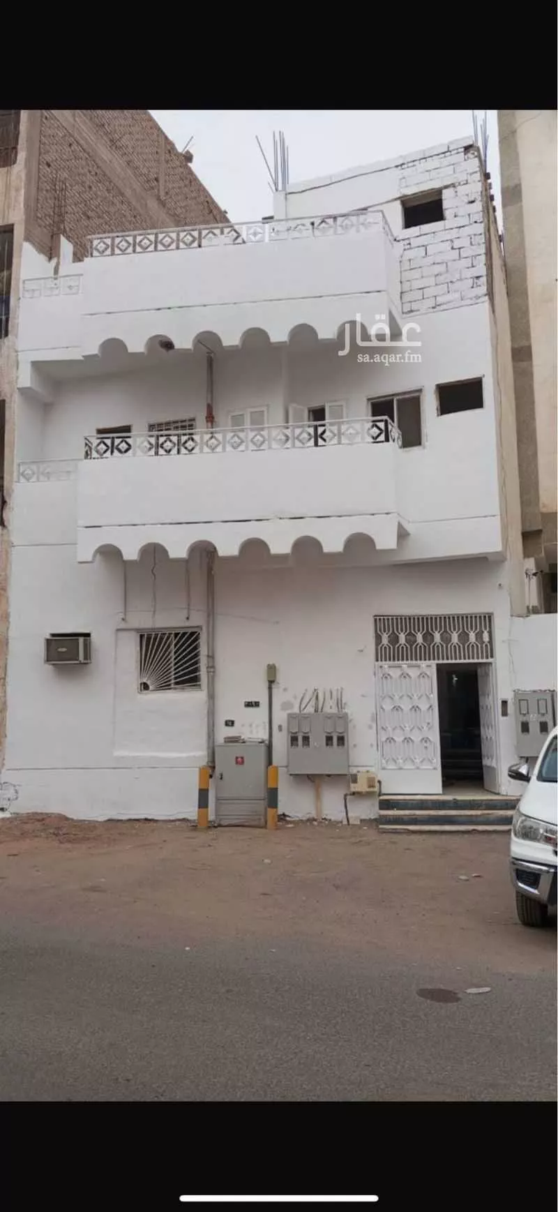 عمارة للبيع في شارع عبدالله ابن ثوب ، حي الاصيفرين ، المدينة المنورة ، منطقة المدينة المنورة 1 صورة