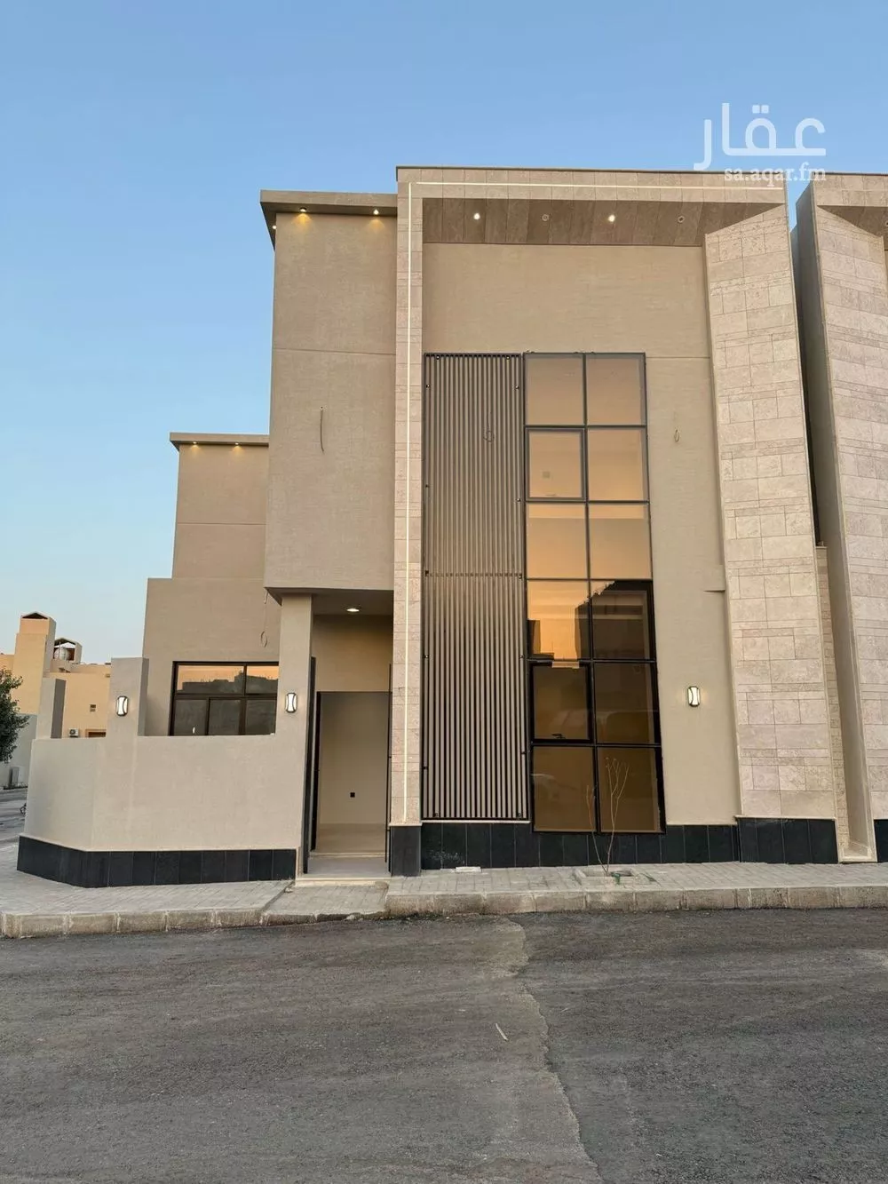 فيلا للبيع في شارع عبدالقادر بن عبدالوارث, حي المهدية, مدينة الرياض, منطقة الرياض 1 صورة